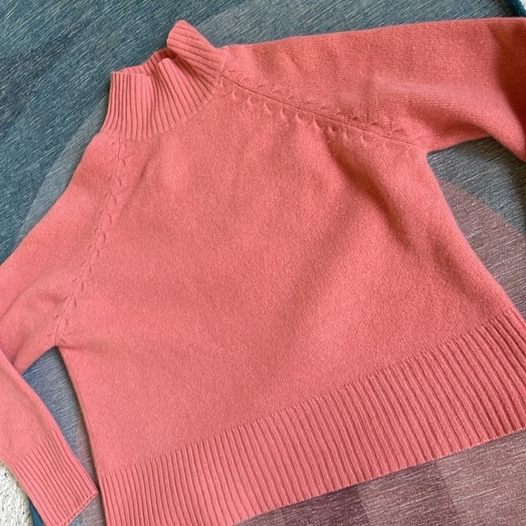 Field Gear Cozy Coral Cashmere Mockneck Sweater - Picture 12 of 14